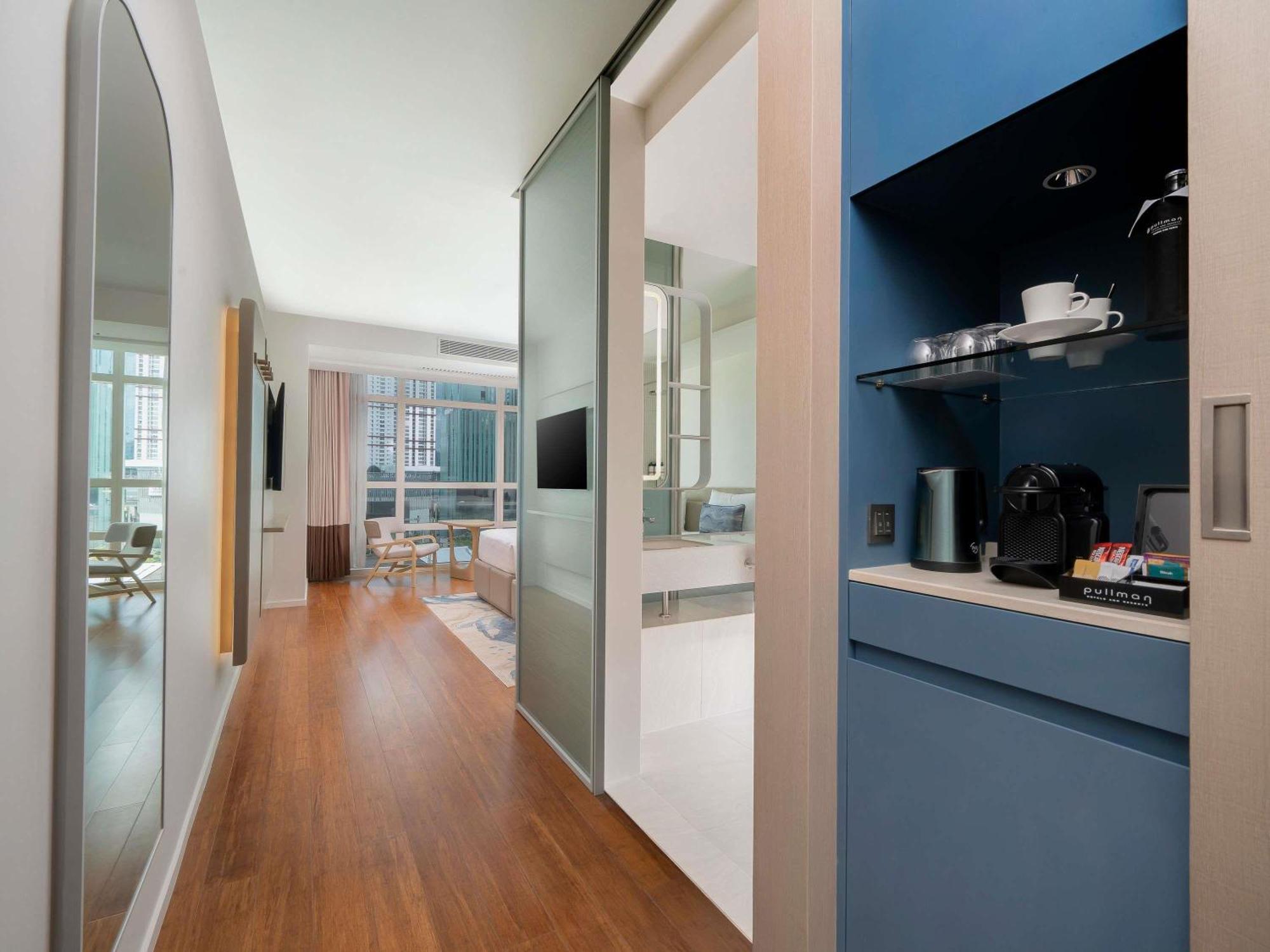 Premier Deluxe Double Room City View