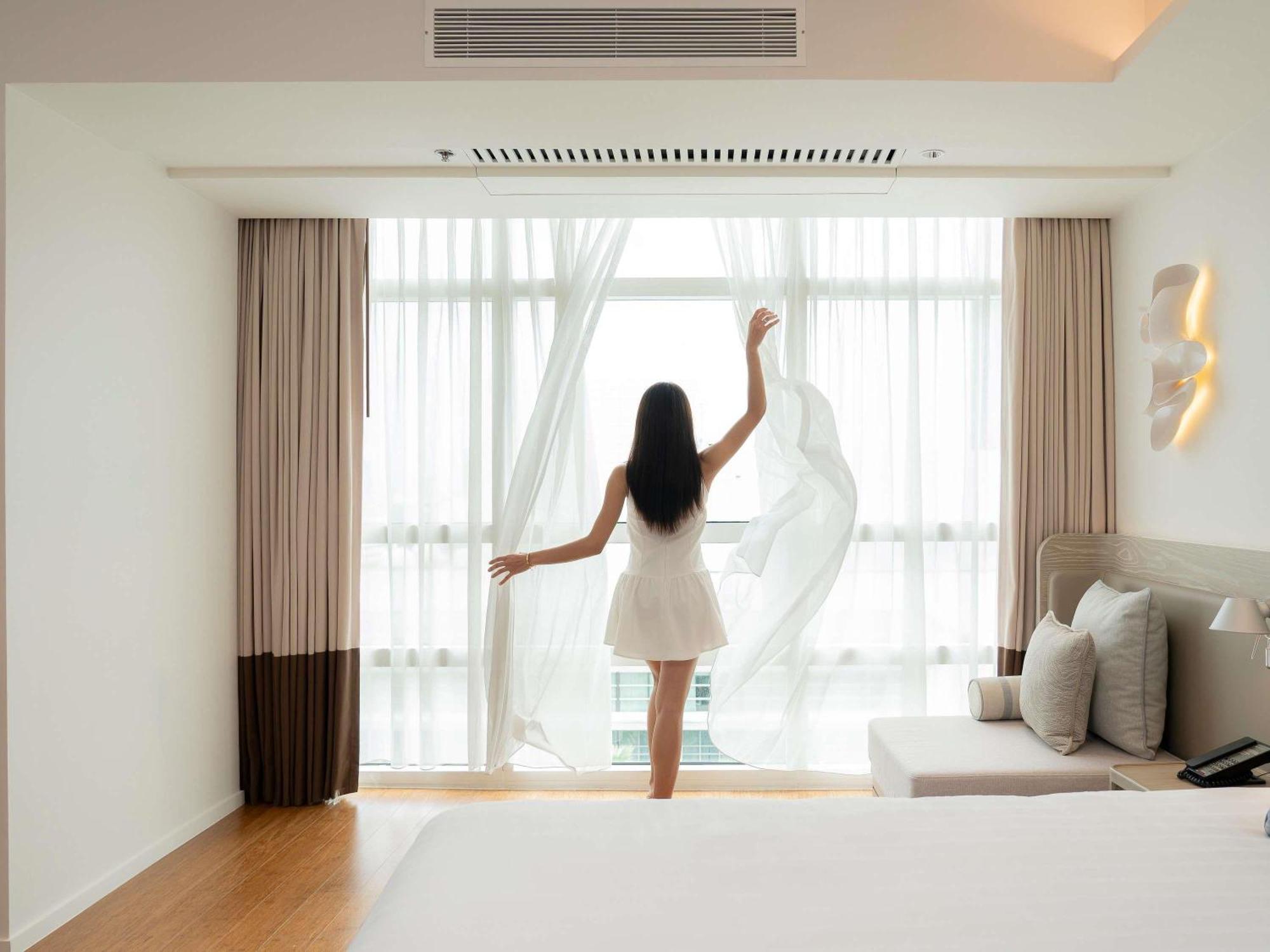Premier Deluxe Twin Room City View
